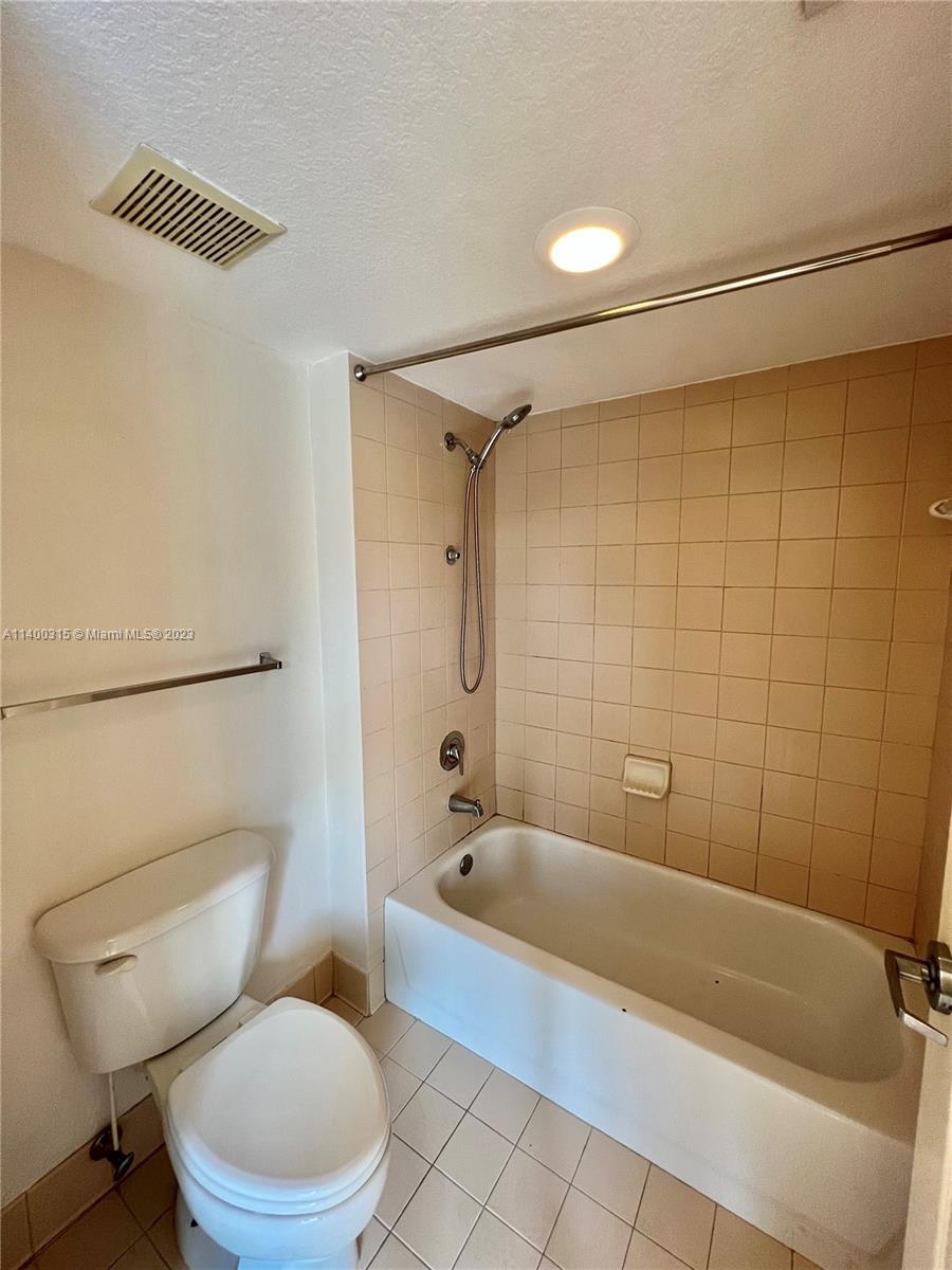 LAS BRISAS OF MIAMI BEACH - Residential