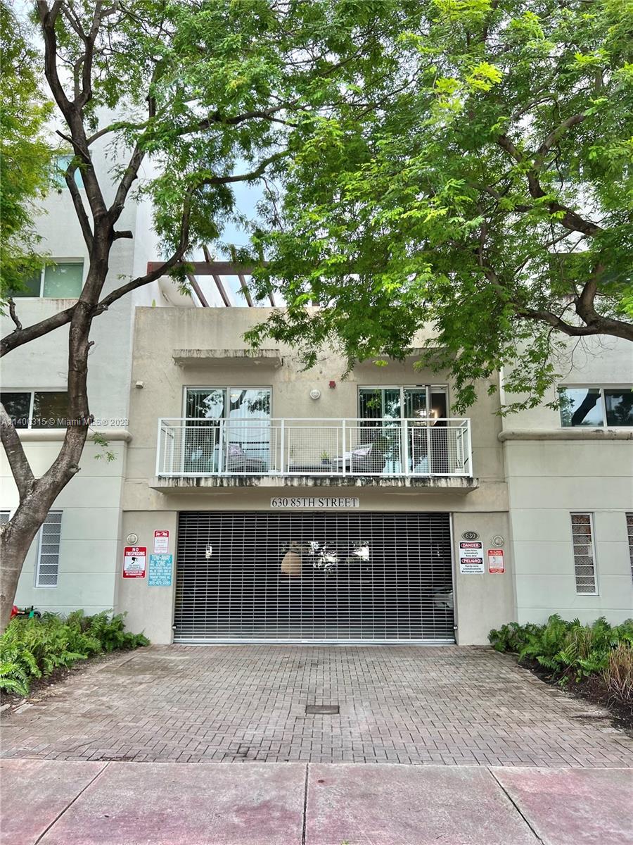 LAS BRISAS OF MIAMI BEACH - Residential