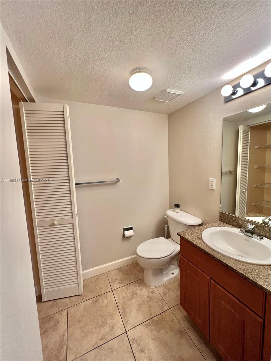 LAS BRISAS OF MIAMI BEACH - Residential