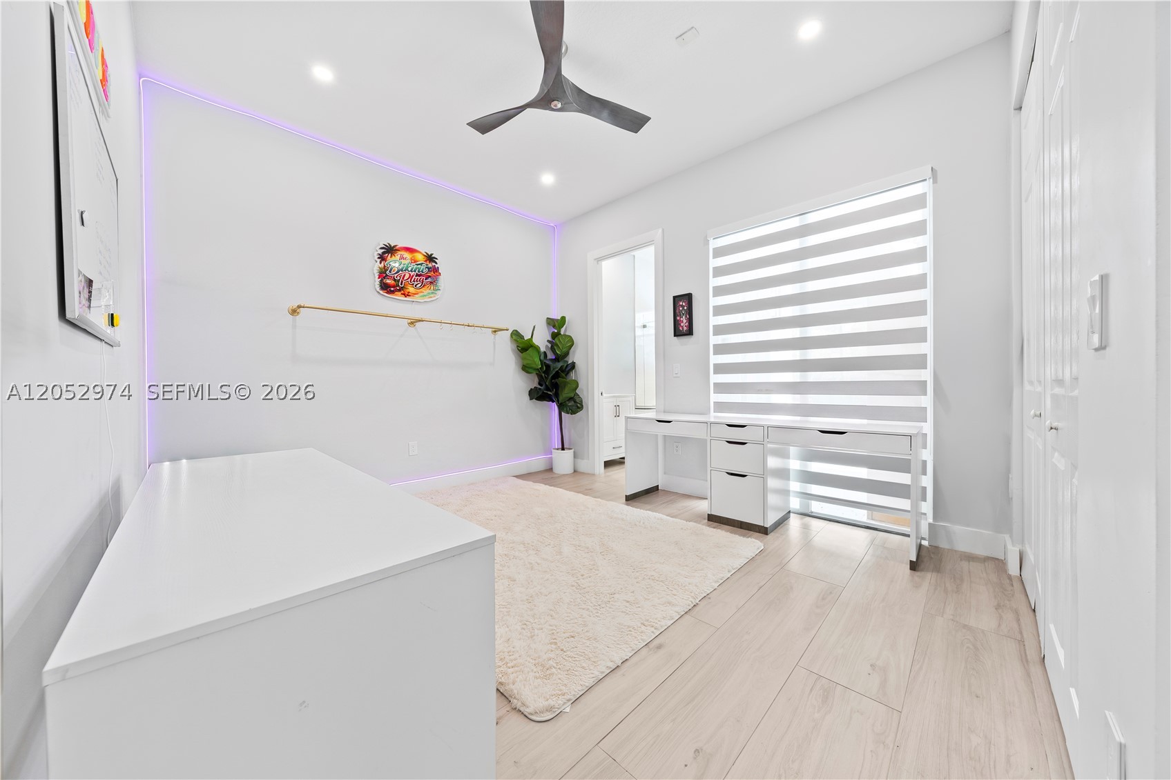 SUNSET LAKES PLAT THREE - Residential