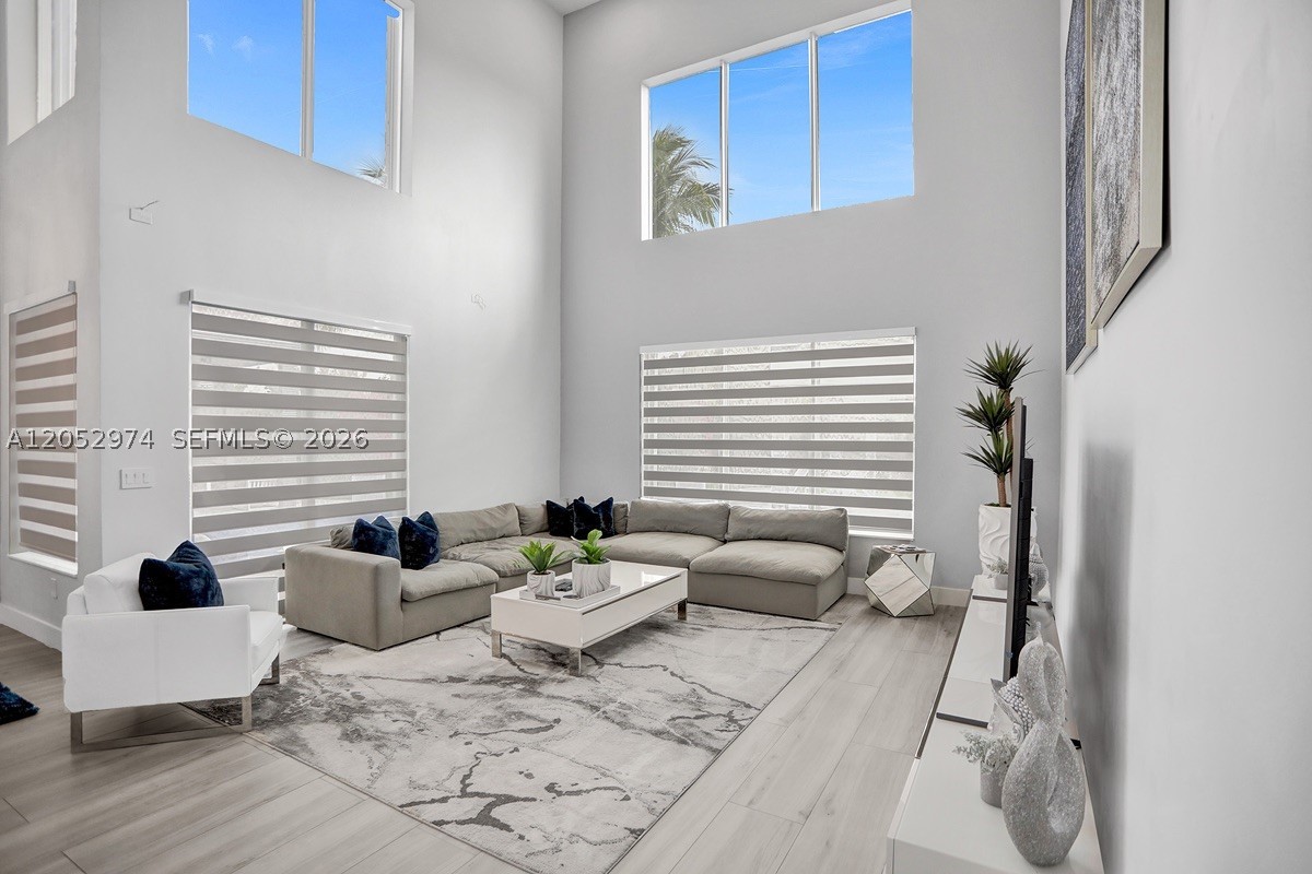SUNSET LAKES PLAT THREE - Residential