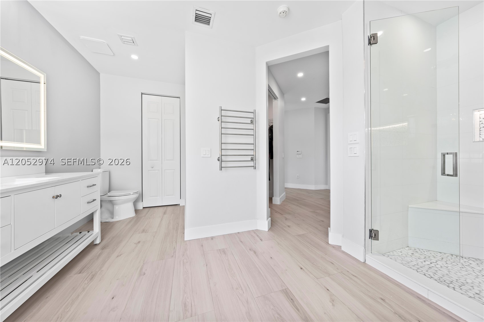 SUNSET LAKES PLAT THREE - Residential