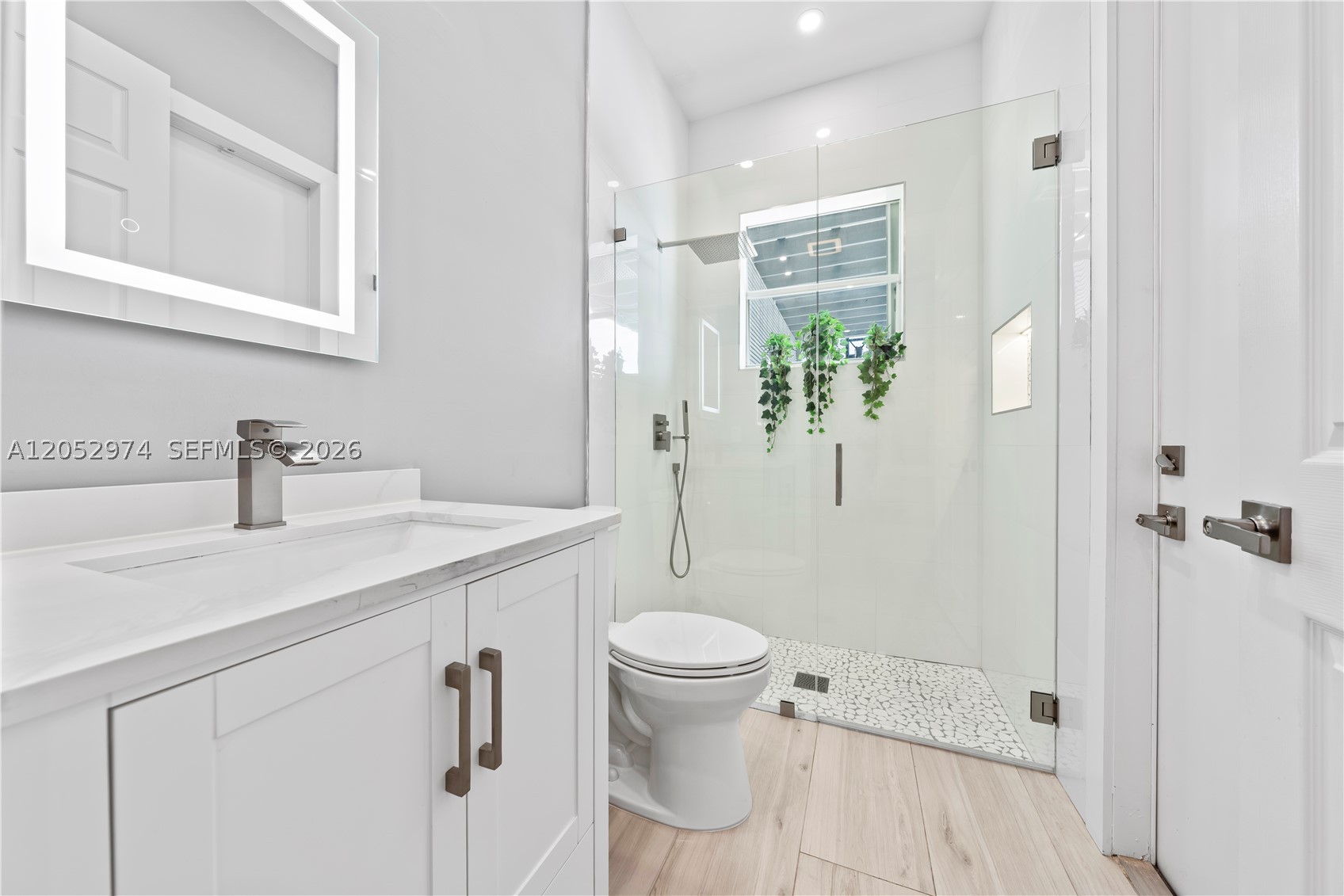 SUNSET LAKES PLAT THREE - Residential
