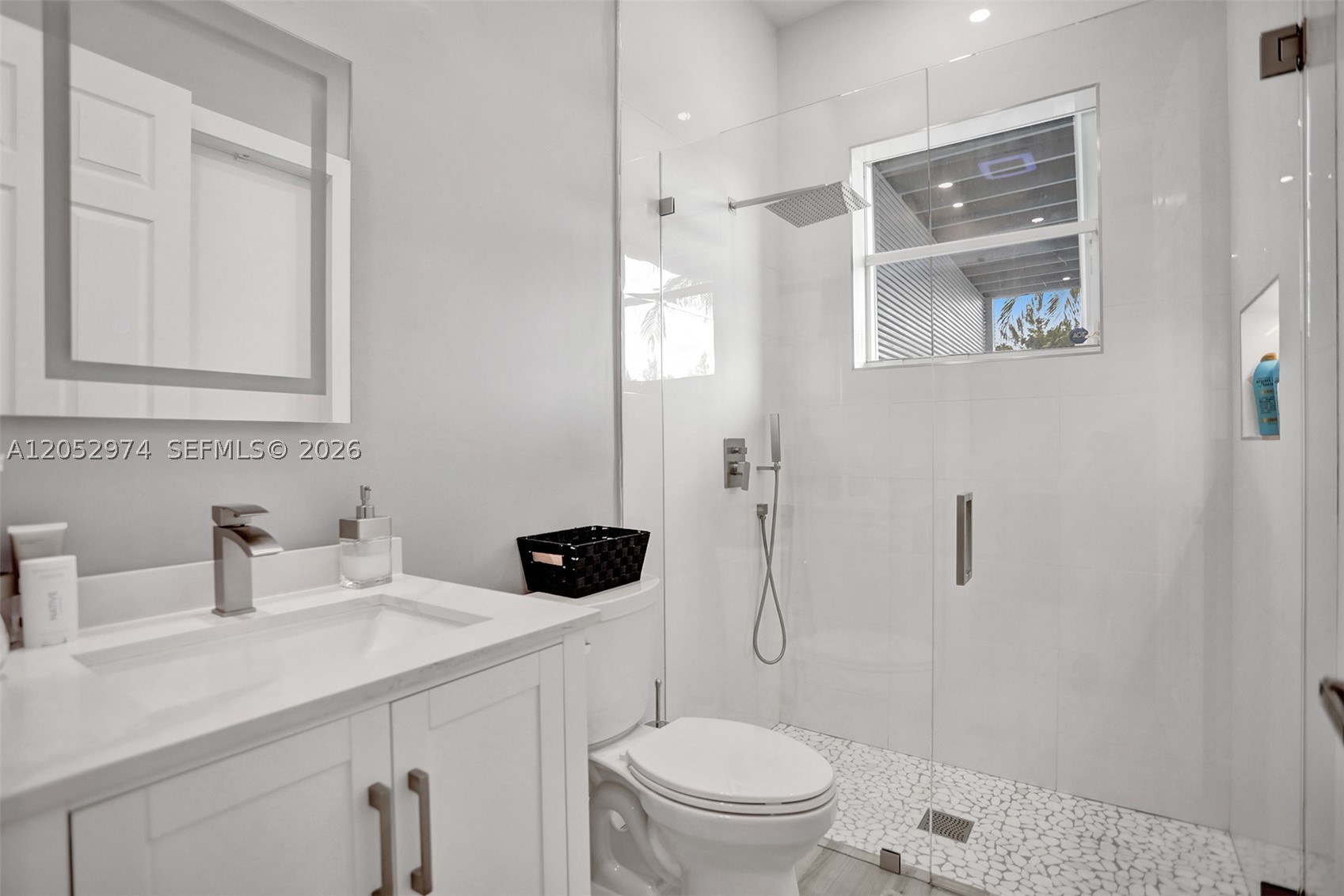 SUNSET LAKES PLAT THREE - Residential