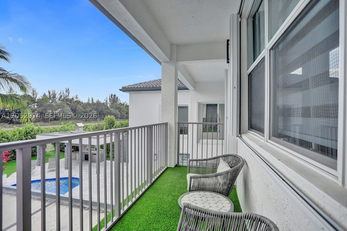 SUNSET LAKES PLAT THREE - Residential
