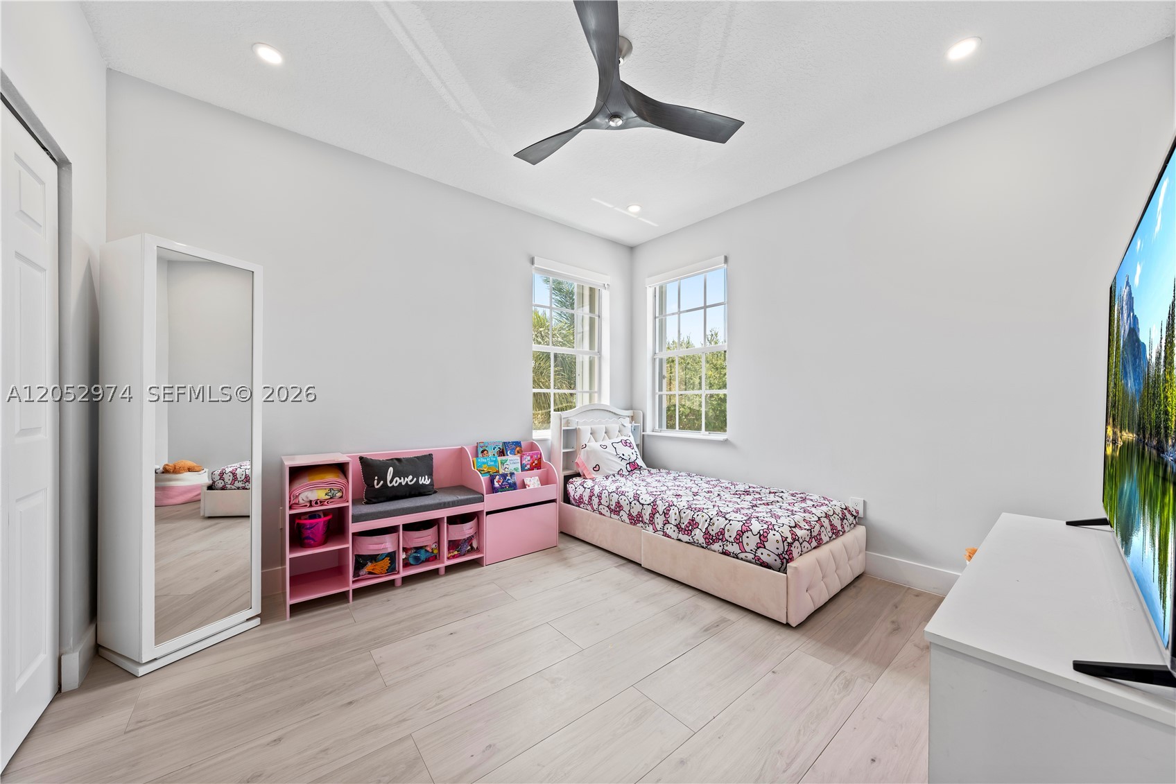 SUNSET LAKES PLAT THREE - Residential