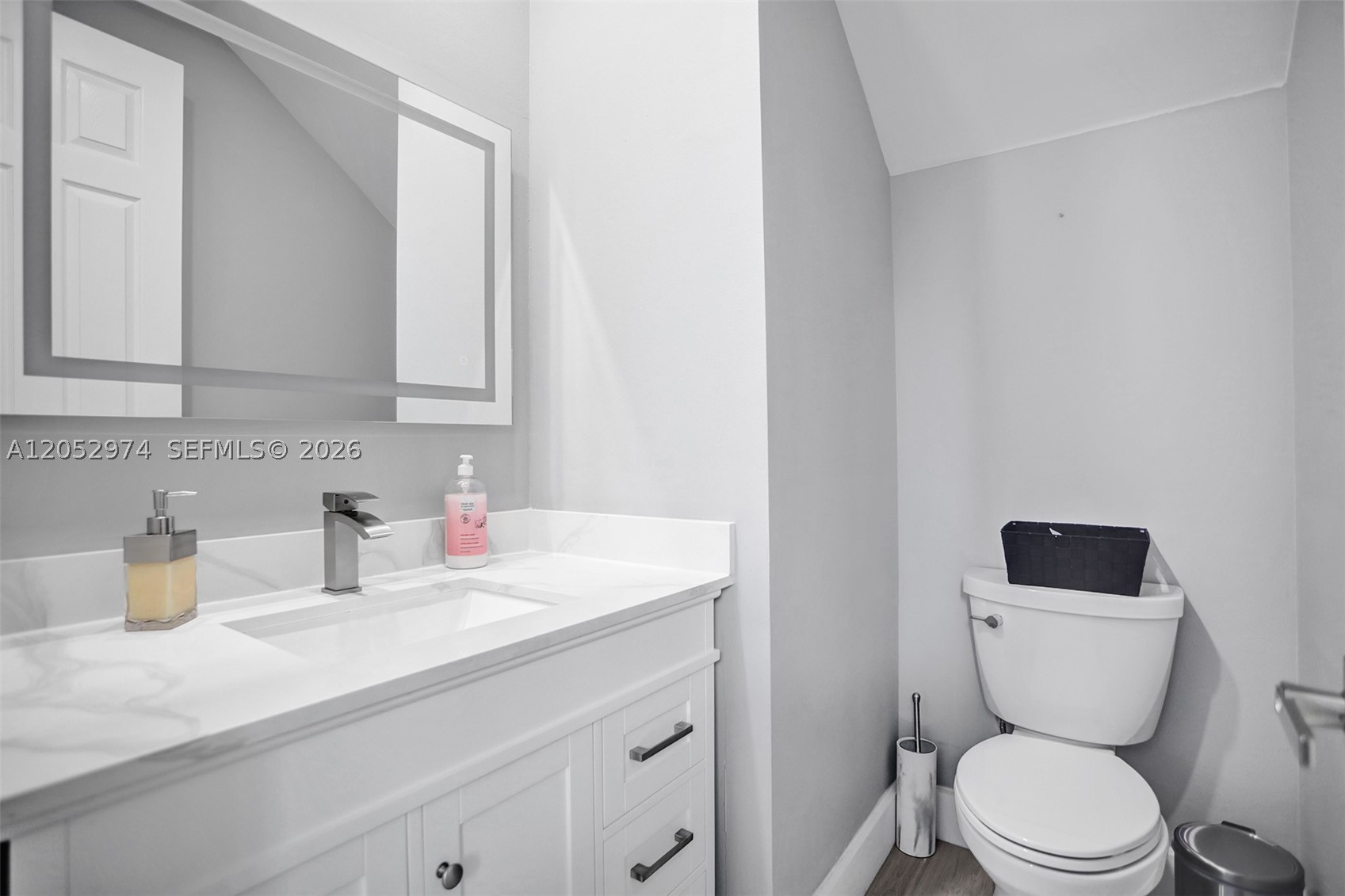 SUNSET LAKES PLAT THREE - Residential