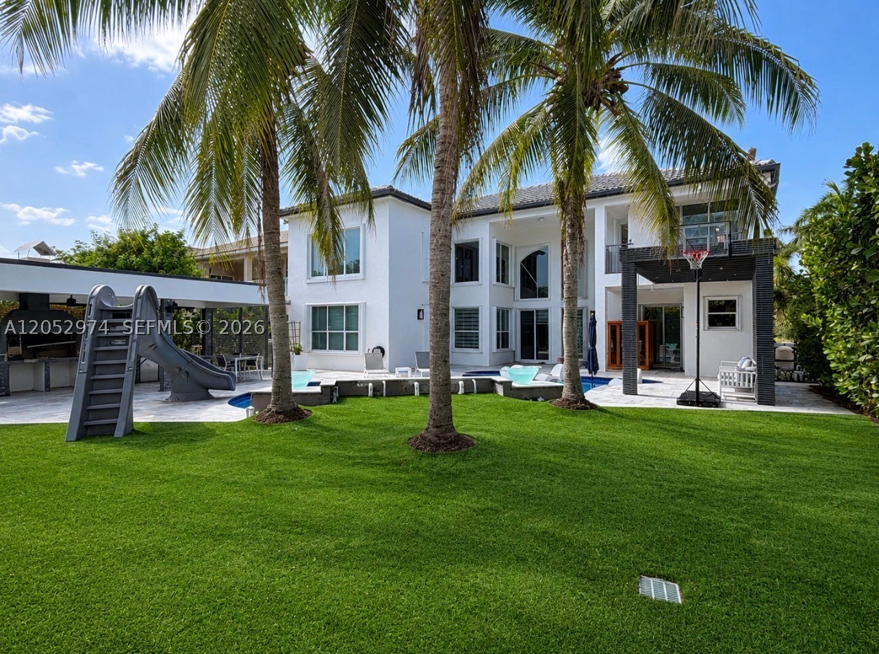 SUNSET LAKES PLAT THREE - Residential