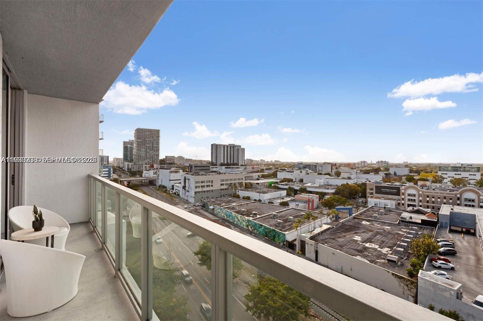 QUADRO CONDO - Residential