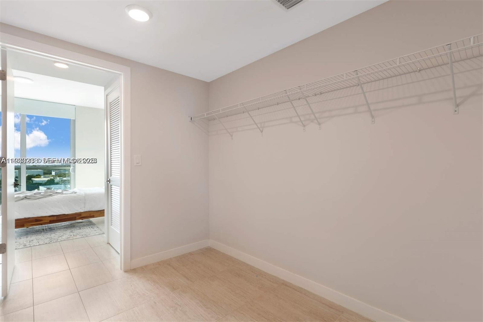QUADRO CONDO - Residential