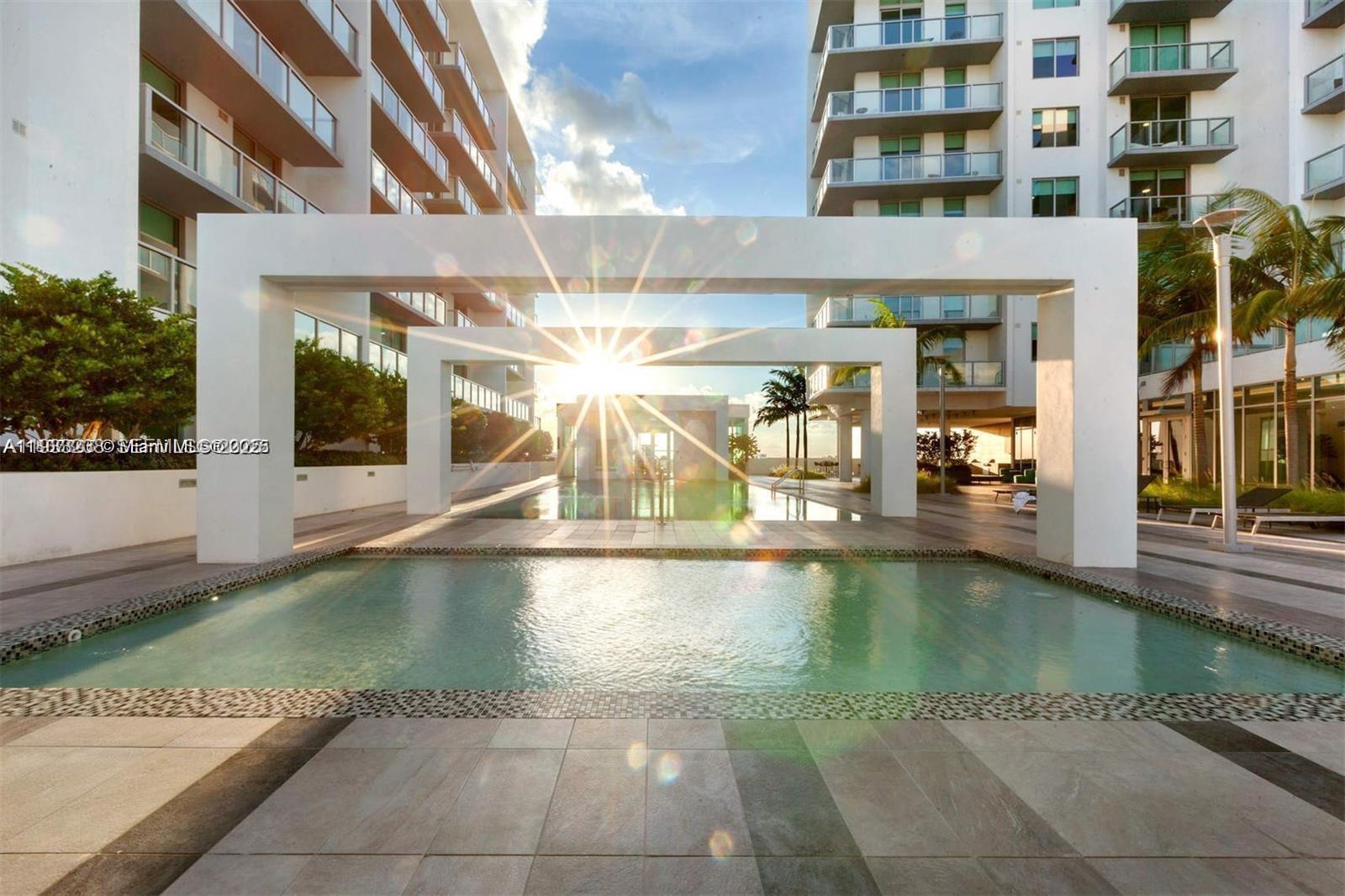 QUADRO CONDO - Residential