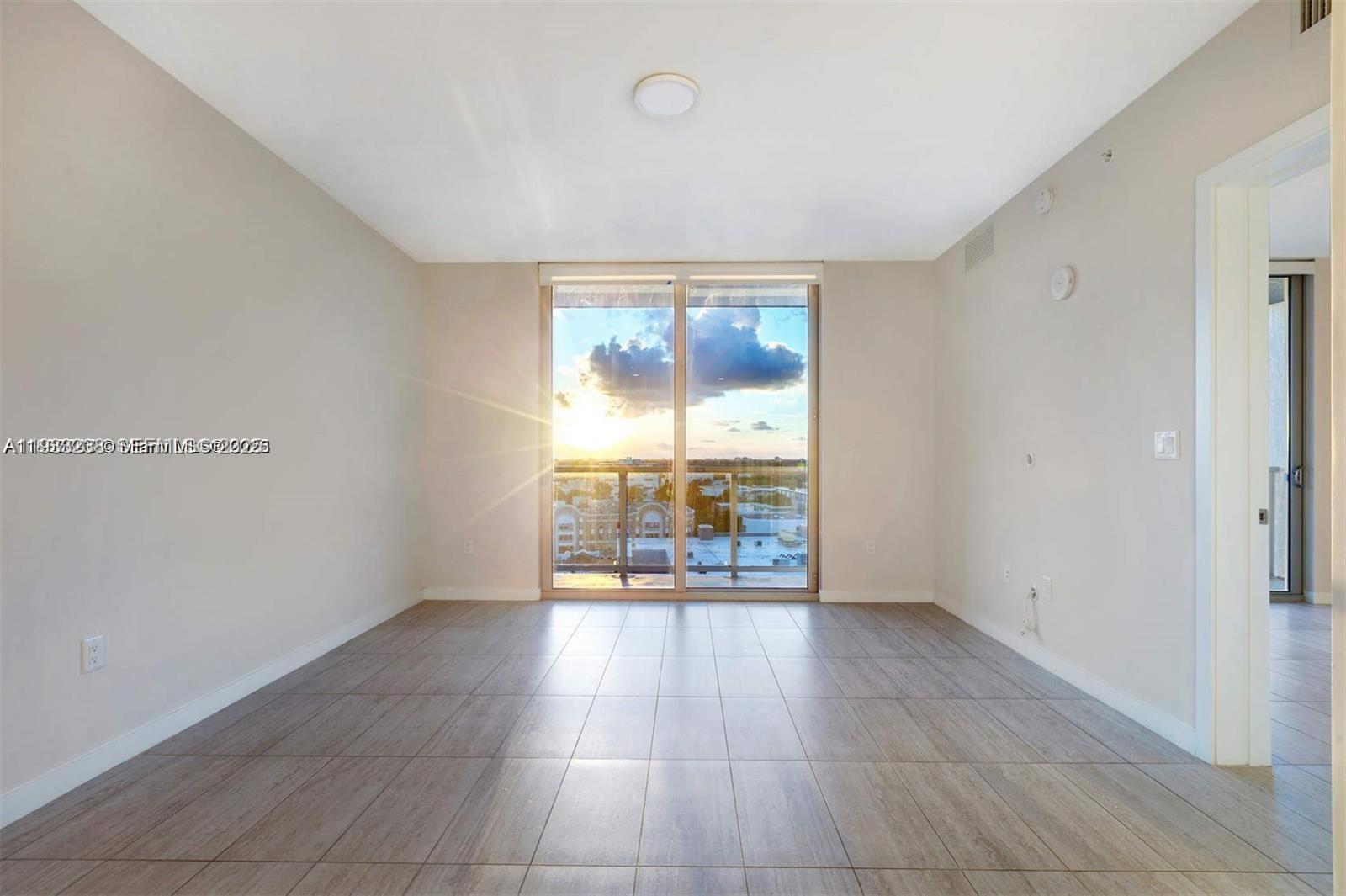 QUADRO CONDO - Residential