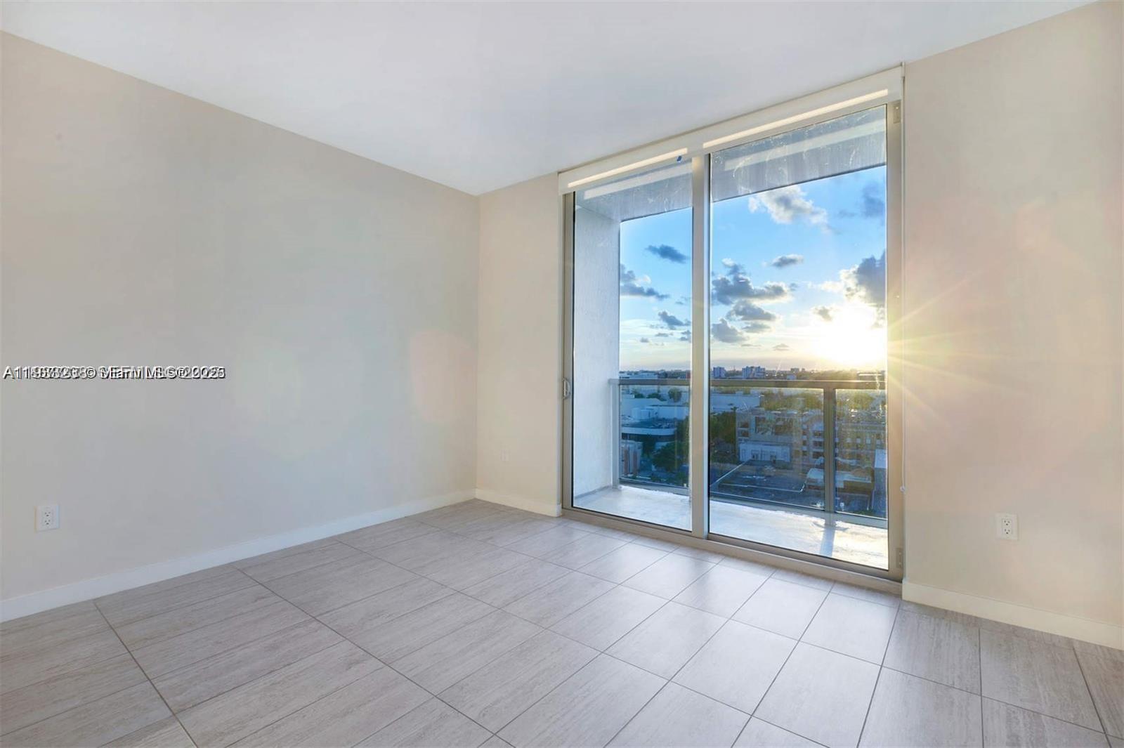 QUADRO CONDO - Residential