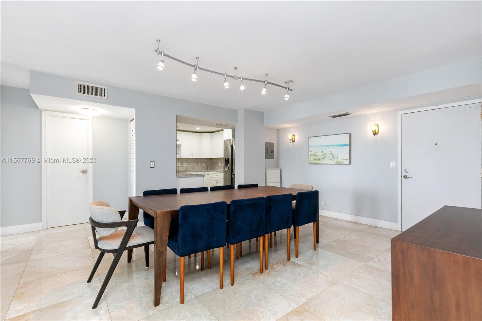 ALLINGTON TOWERS NORTH CO - Residential Lease