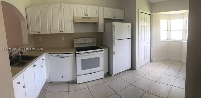 MONTEREY AT MALIBU BAY CO - Residential Lease