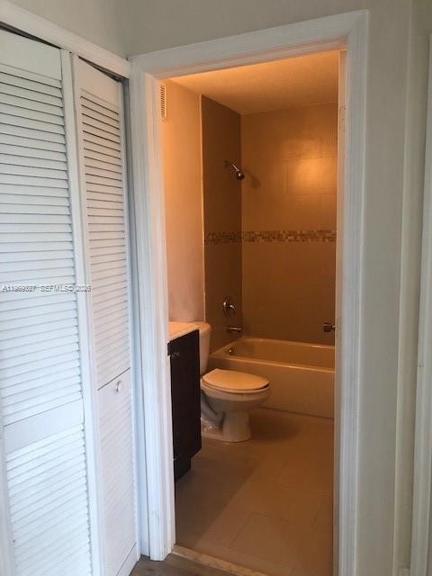MONTEREY AT MALIBU BAY CO - Residential Lease