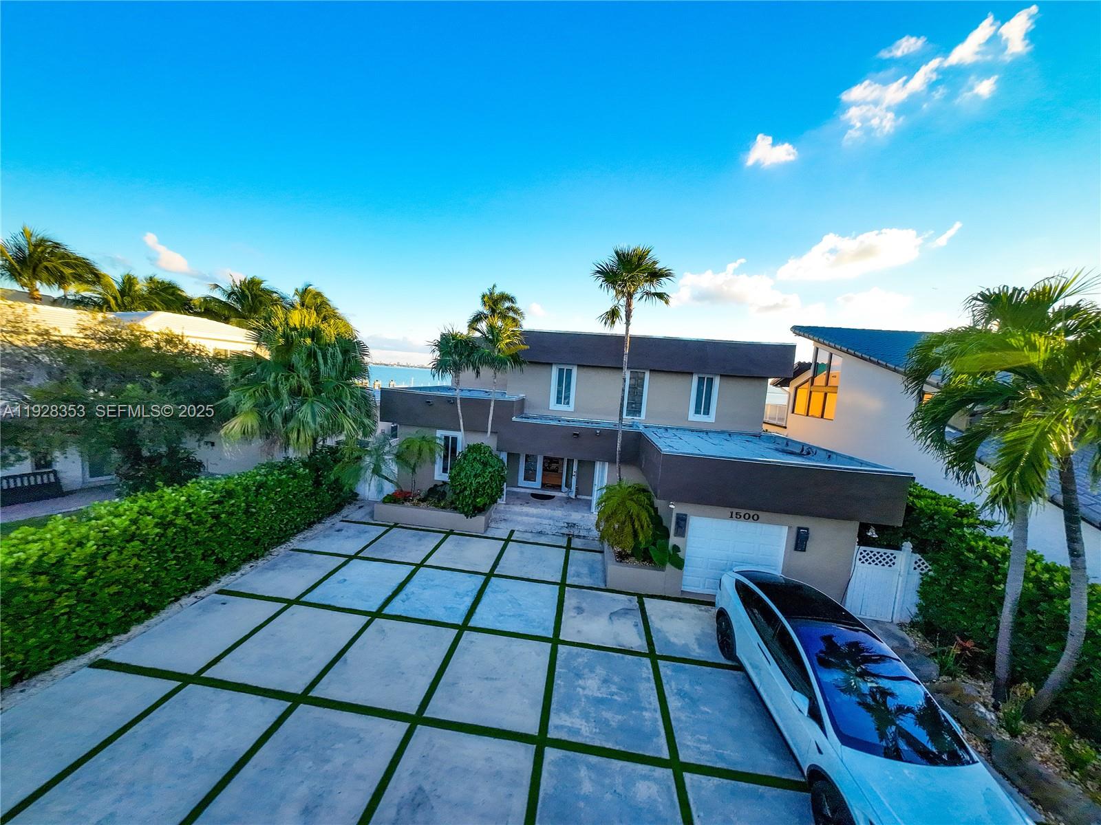 TREASURE ISLAND - Residential