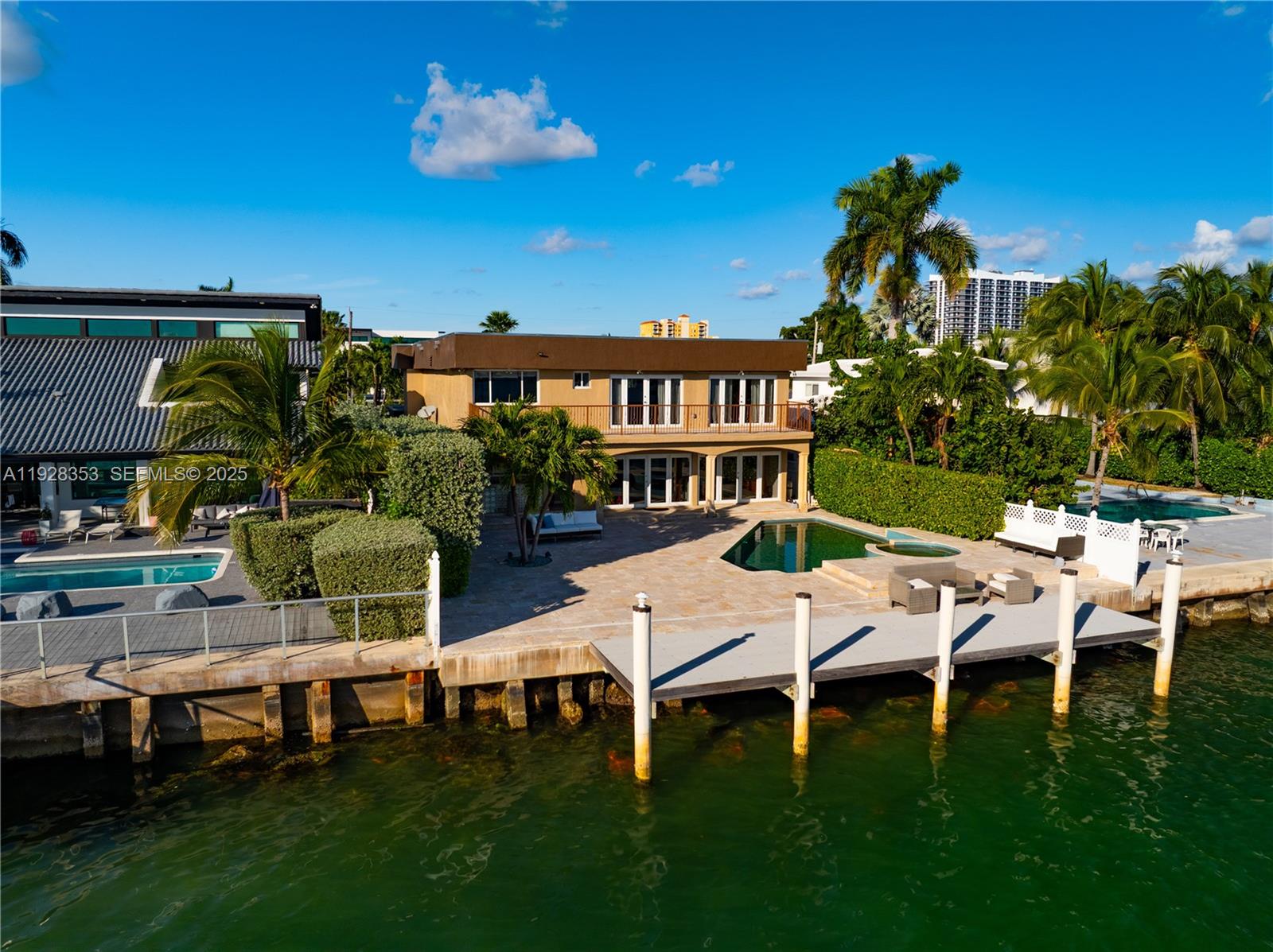TREASURE ISLAND - Residential
