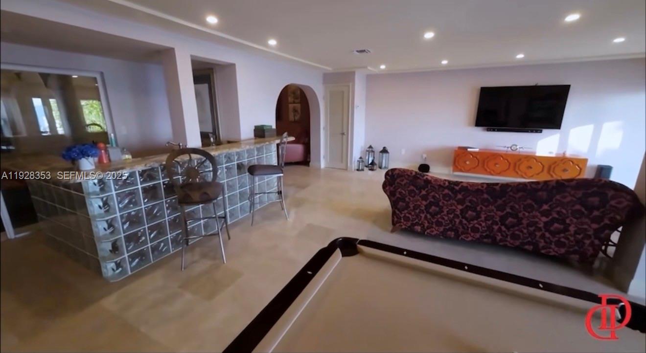 TREASURE ISLAND - Residential