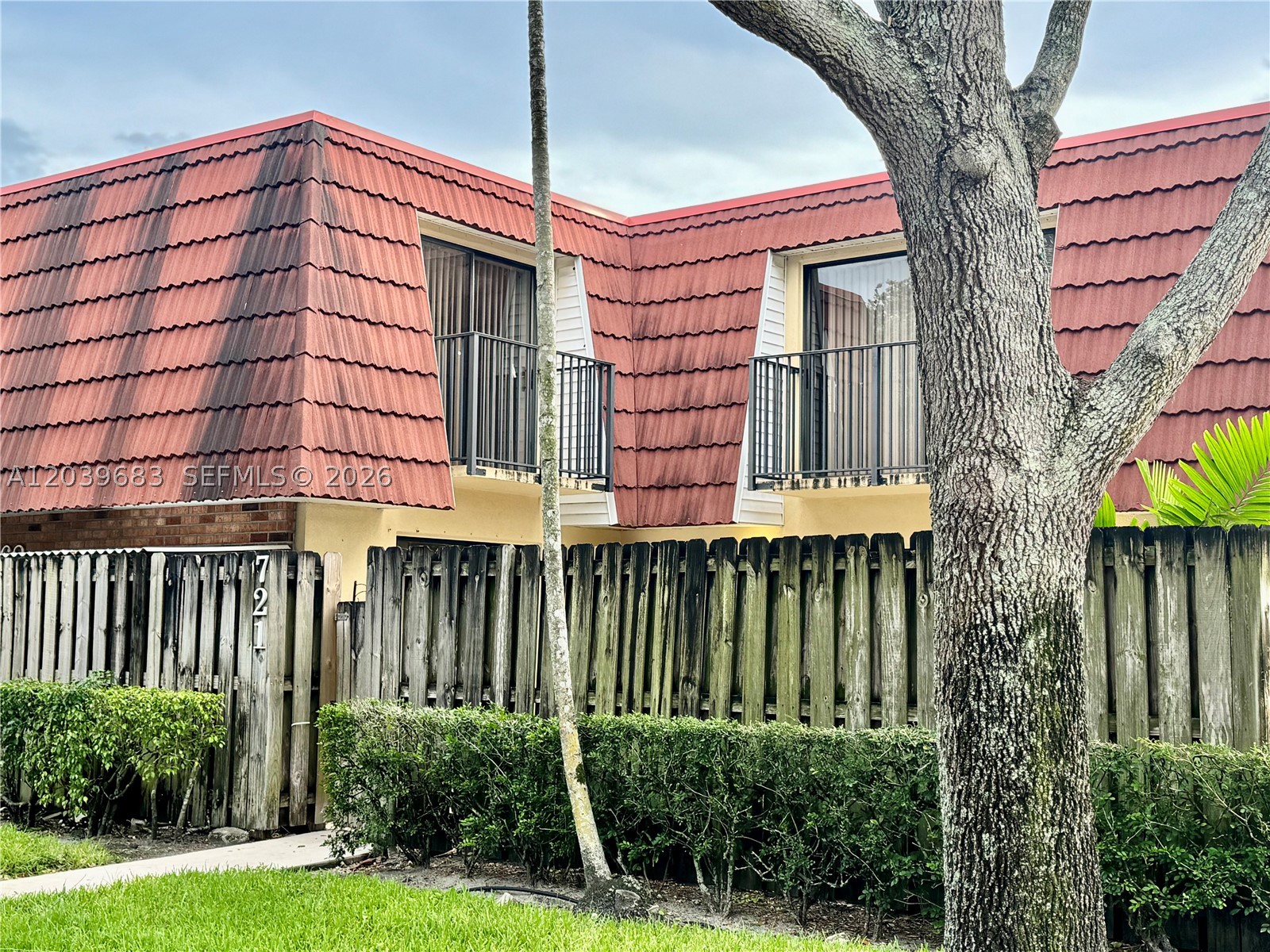 NO MINIMUM CREDIT SCORE  REQUIRED BY THE ASSOCIATION. TENANT OCCUPIED UNTIL AUGOST 31, 2026. SPACIOUS 2-BEDROOM, 2.5-BATH TOWNHOUSE IN THE DESIRABLE JACARANDA AREA OF PLANTATION. LOCATED IN WATERFORD COURTYARDS, THIS COMMUNITY OFFERS A POOL, TWO ASSIGNED PARKING SPACES, AND GUEST PARKING. ENJOY BEAUTIFULLY MAINTAINED GROUNDS AND EASY ACCESS TO MAJOR HIGHWAYS, SHOPPING, DINING, AND PLANTATION CENTRAL PARK.  ASSOCIATION APPROVAL TAKES 1–2 WEEKS. A PERFECT COMBINATION OF COMFORT, CONVENIENCE, AND LIFESTYLE..RENTER'S INSURANCE IS REQUIRED.