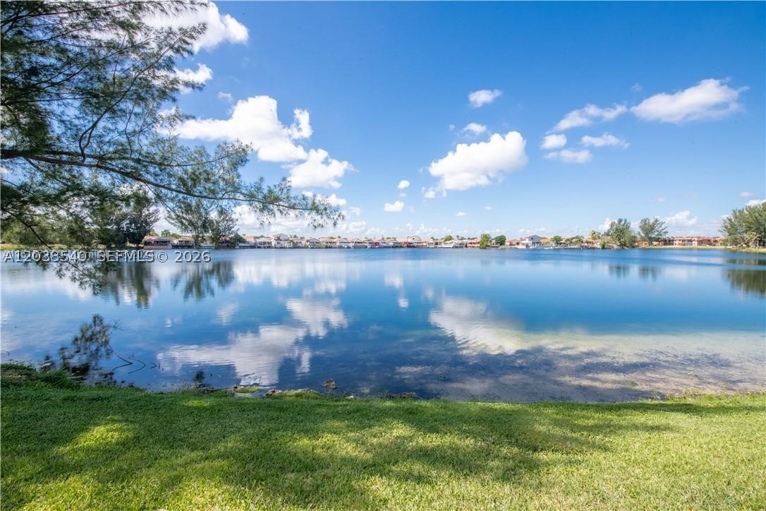 LAGO GRANDE TWO CONDO - Residential