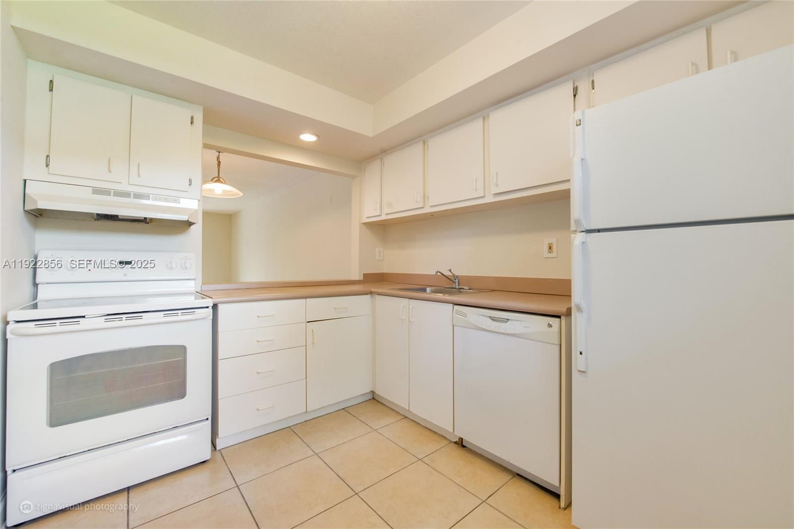 SUNWOOD CONDO - Residential