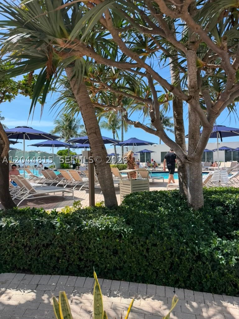TRUMP INTERNATIONAL SONES - Residential