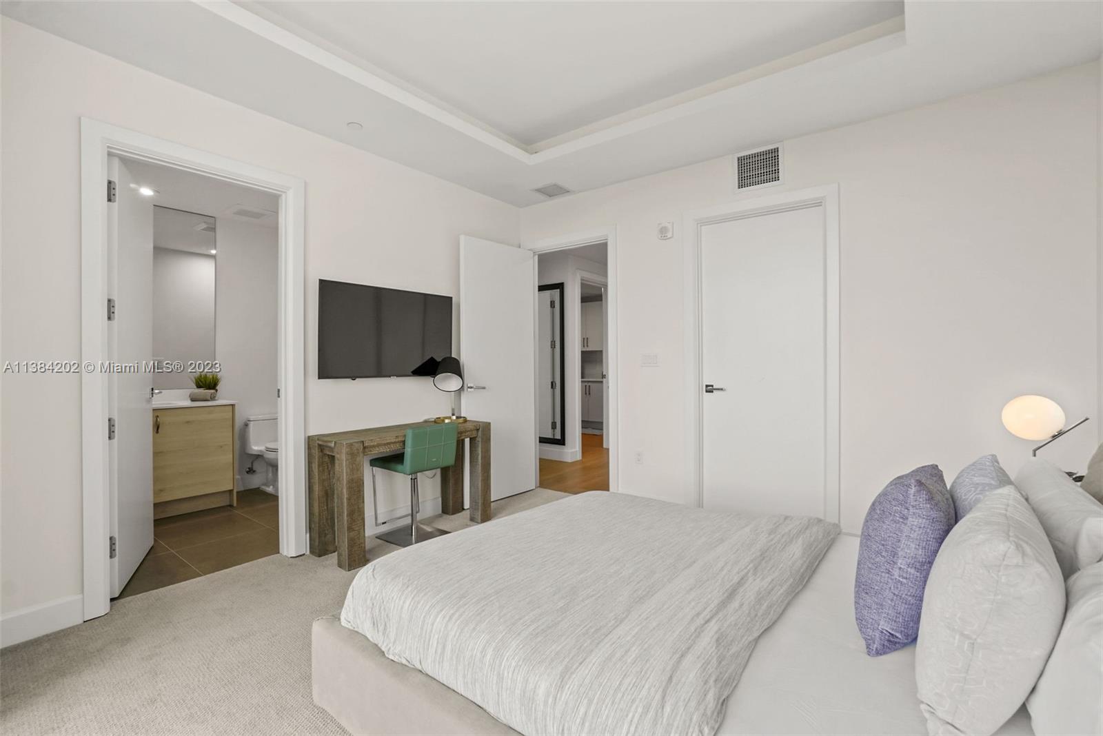 AZURE CONDO - Residential