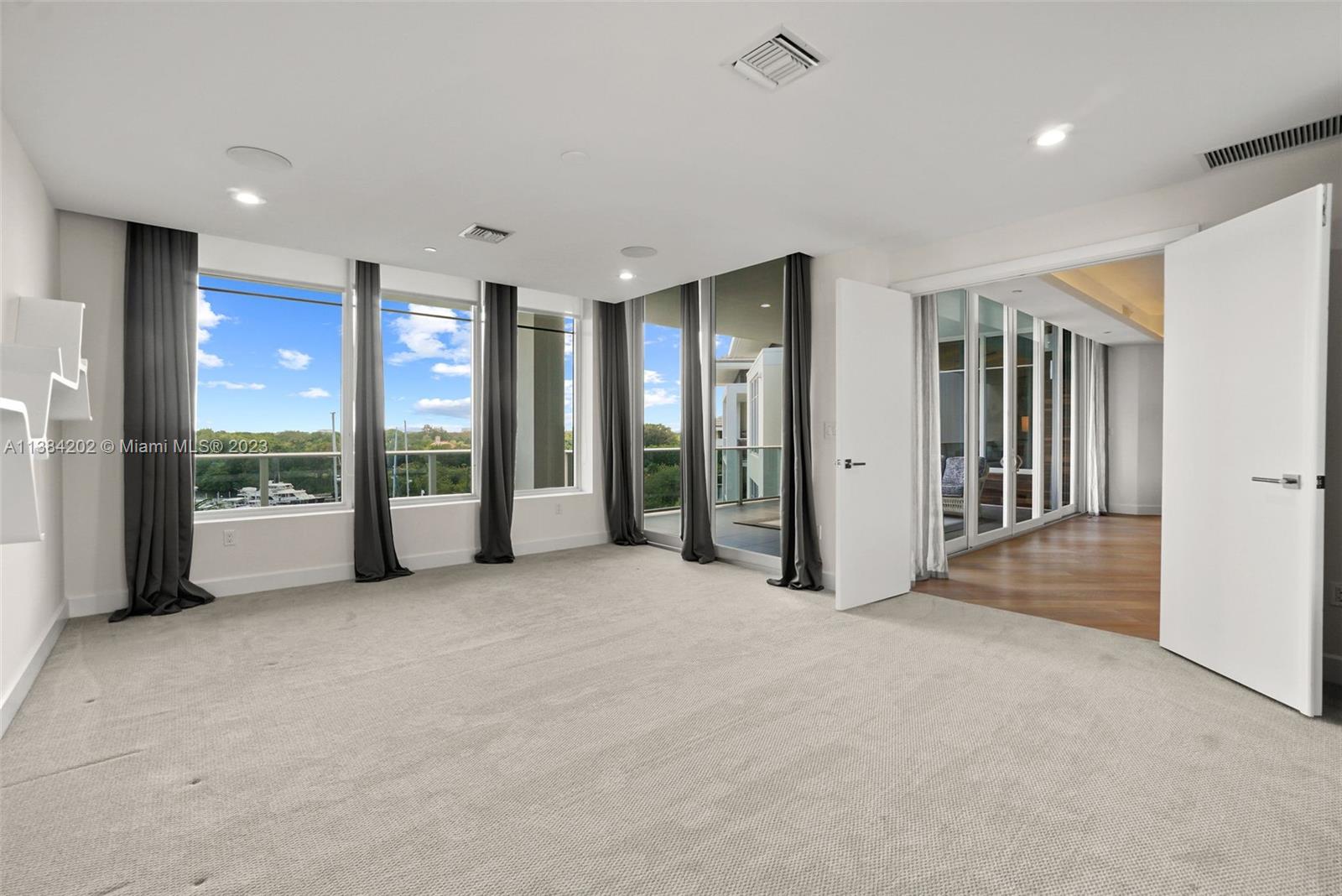 AZURE CONDO - Residential