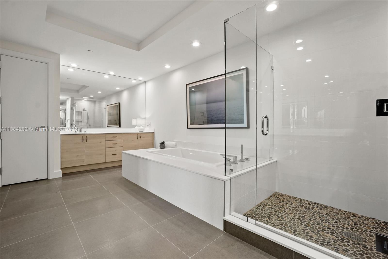 AZURE CONDO - Residential