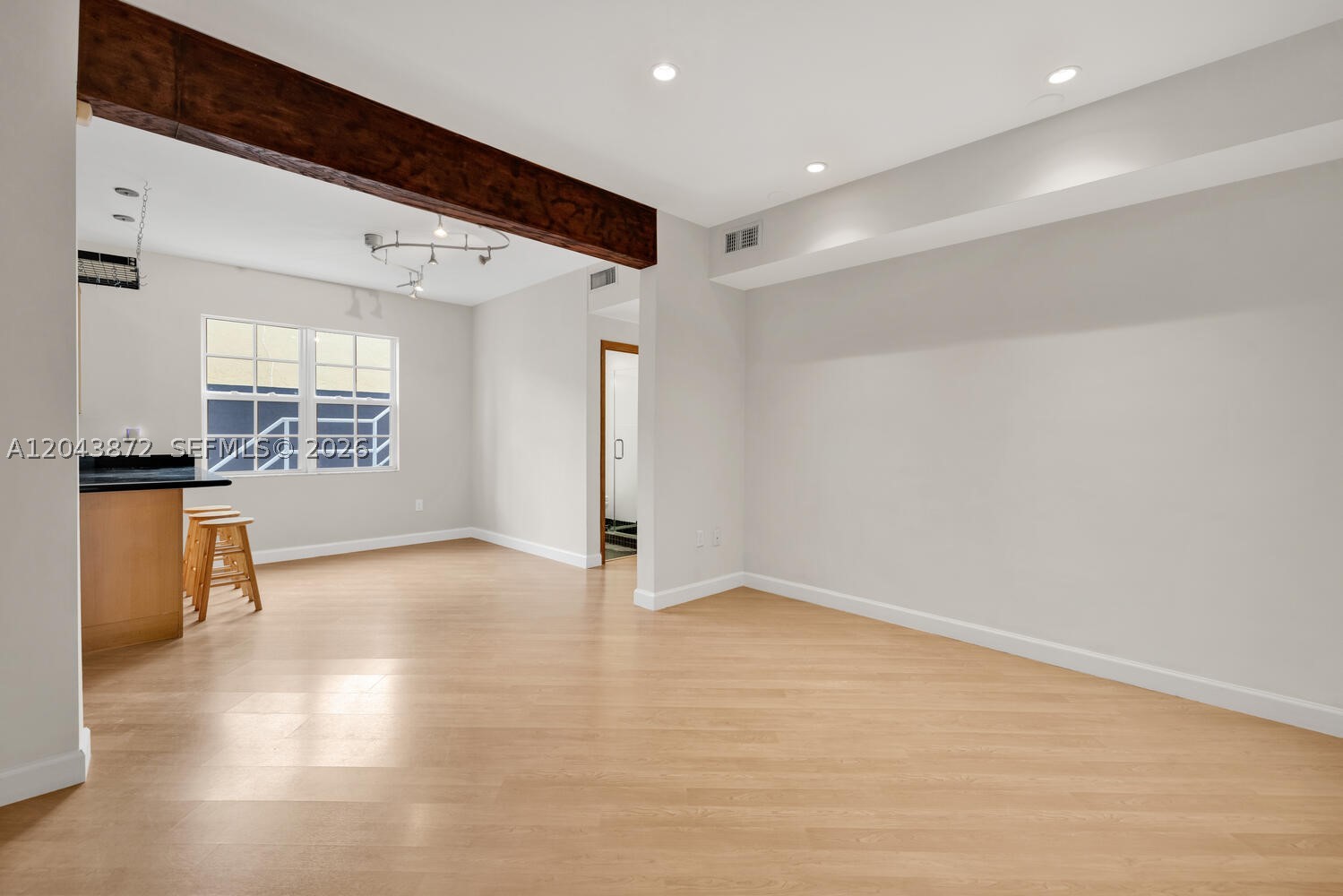 KELLAR COURT CONDO - Residential Lease