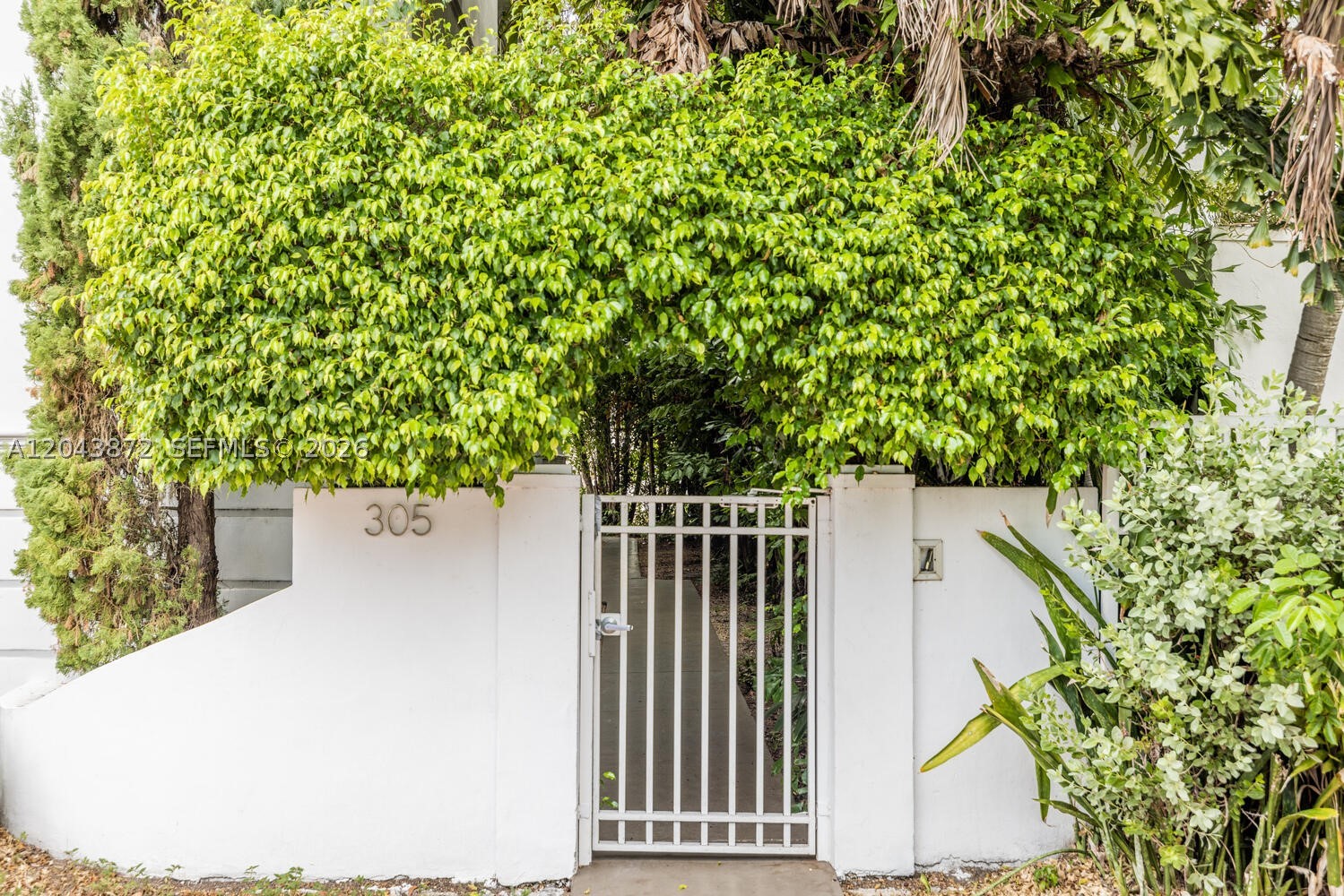 KELLAR COURT CONDO - Residential Lease