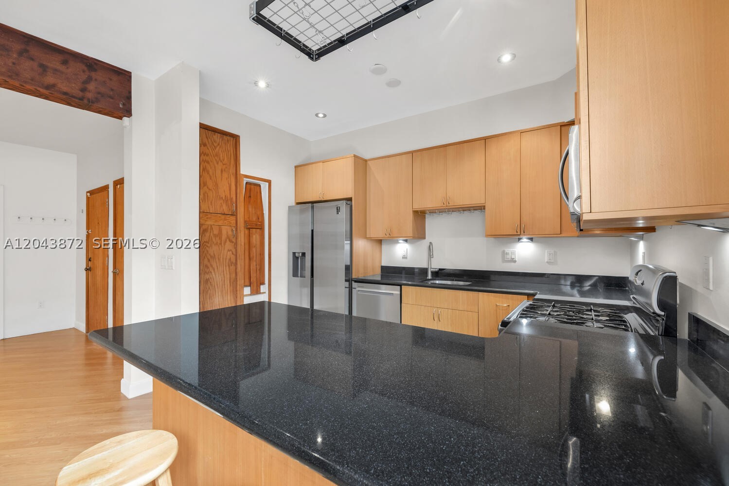 KELLAR COURT CONDO - Residential Lease