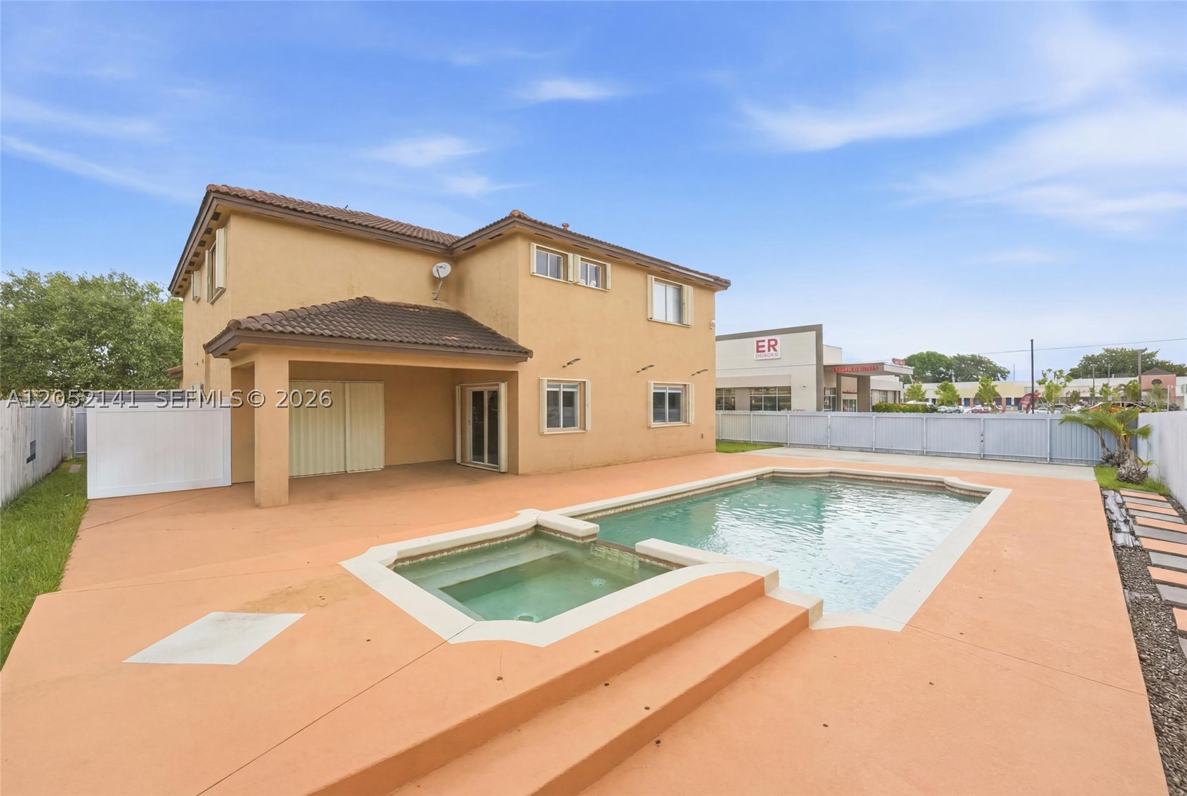 BISCAYNE DRIVE ESTATES - Residential