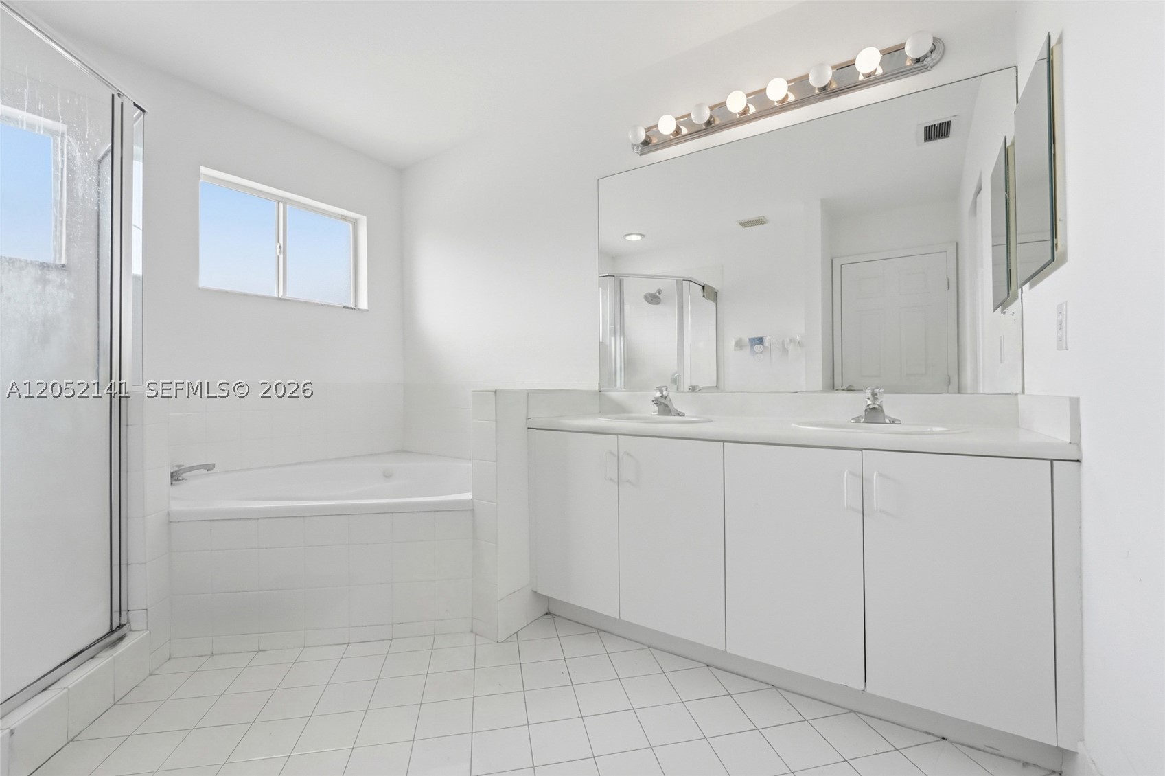 BISCAYNE DRIVE ESTATES - Residential