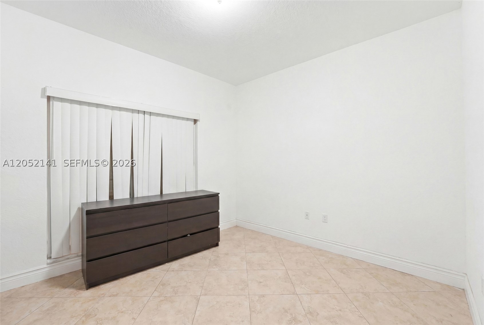 BISCAYNE DRIVE ESTATES - Residential