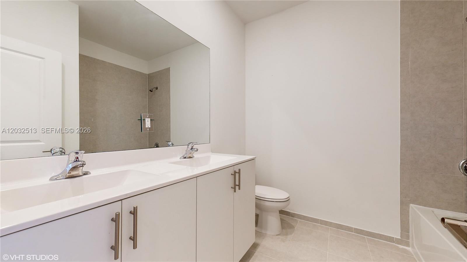 ENCLAVE SOUTH PHASE 2 - Residential