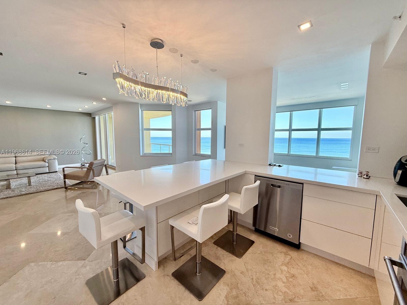 PALMS TOWER ONE CONDO - Residential