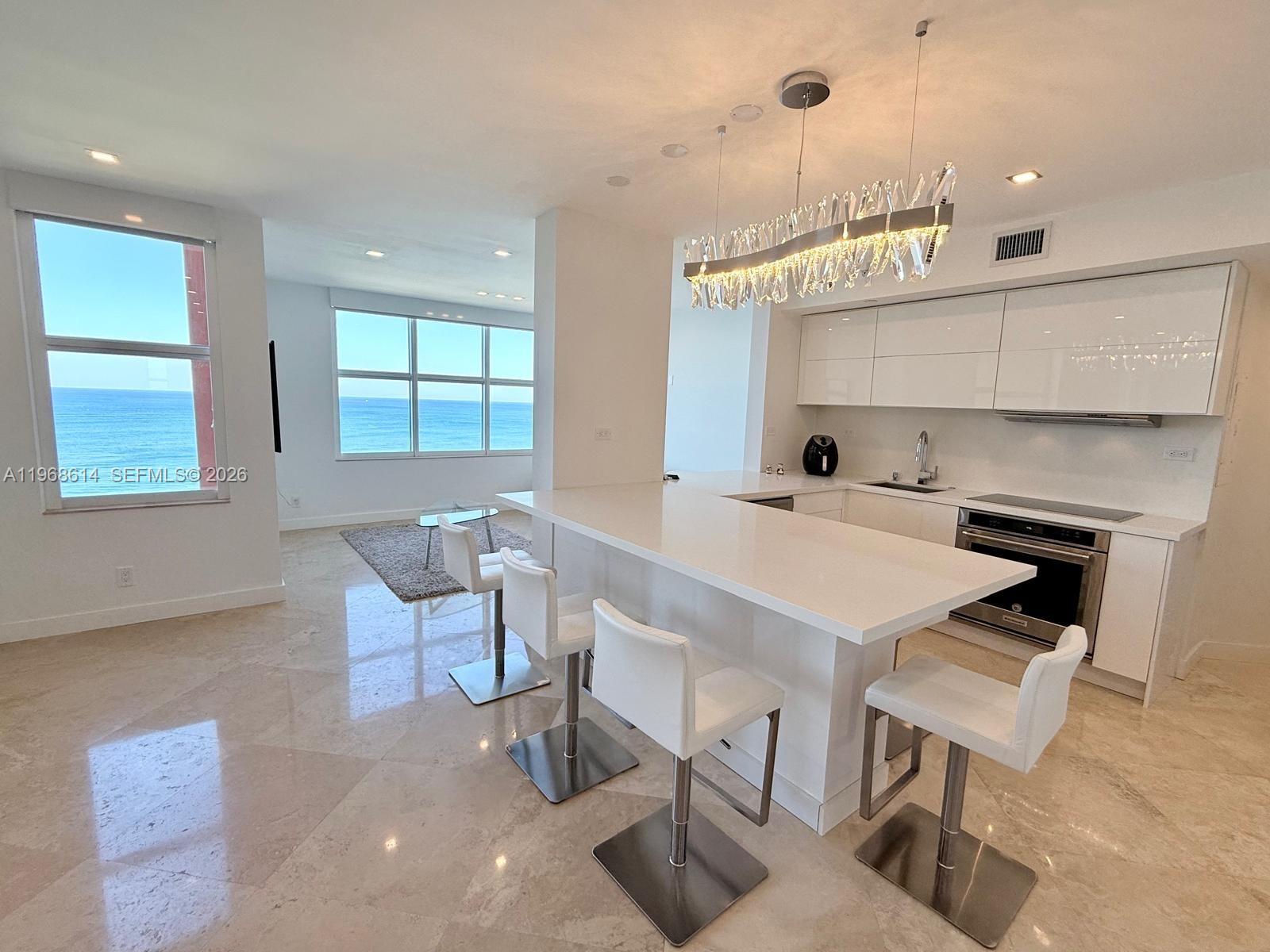 PALMS TOWER ONE CONDO - Residential