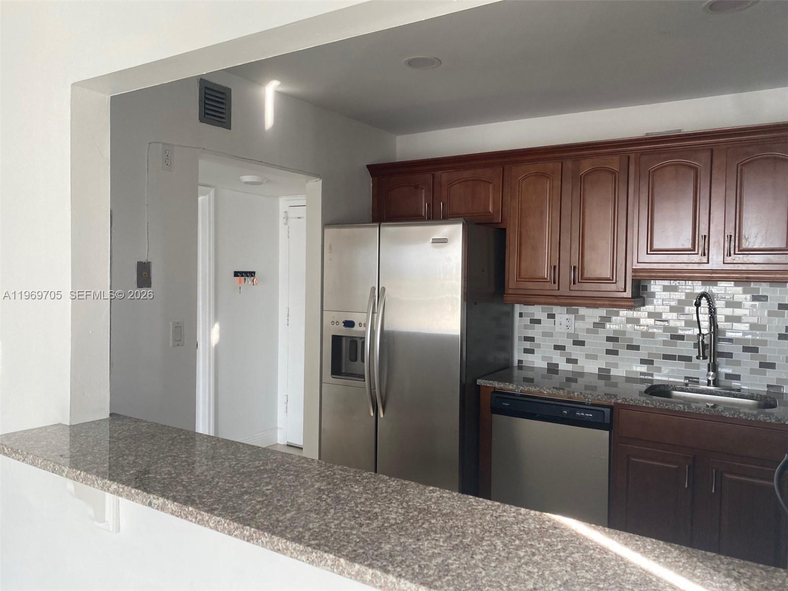 FOUNTAIN TOWERS CONDO - Residential Lease