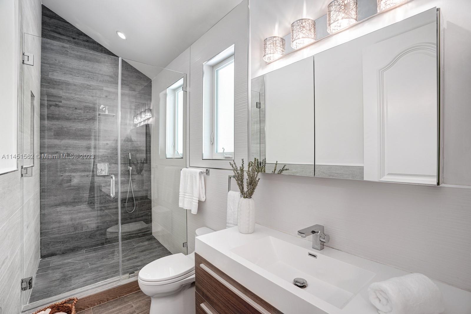 BAY POINT - Residential