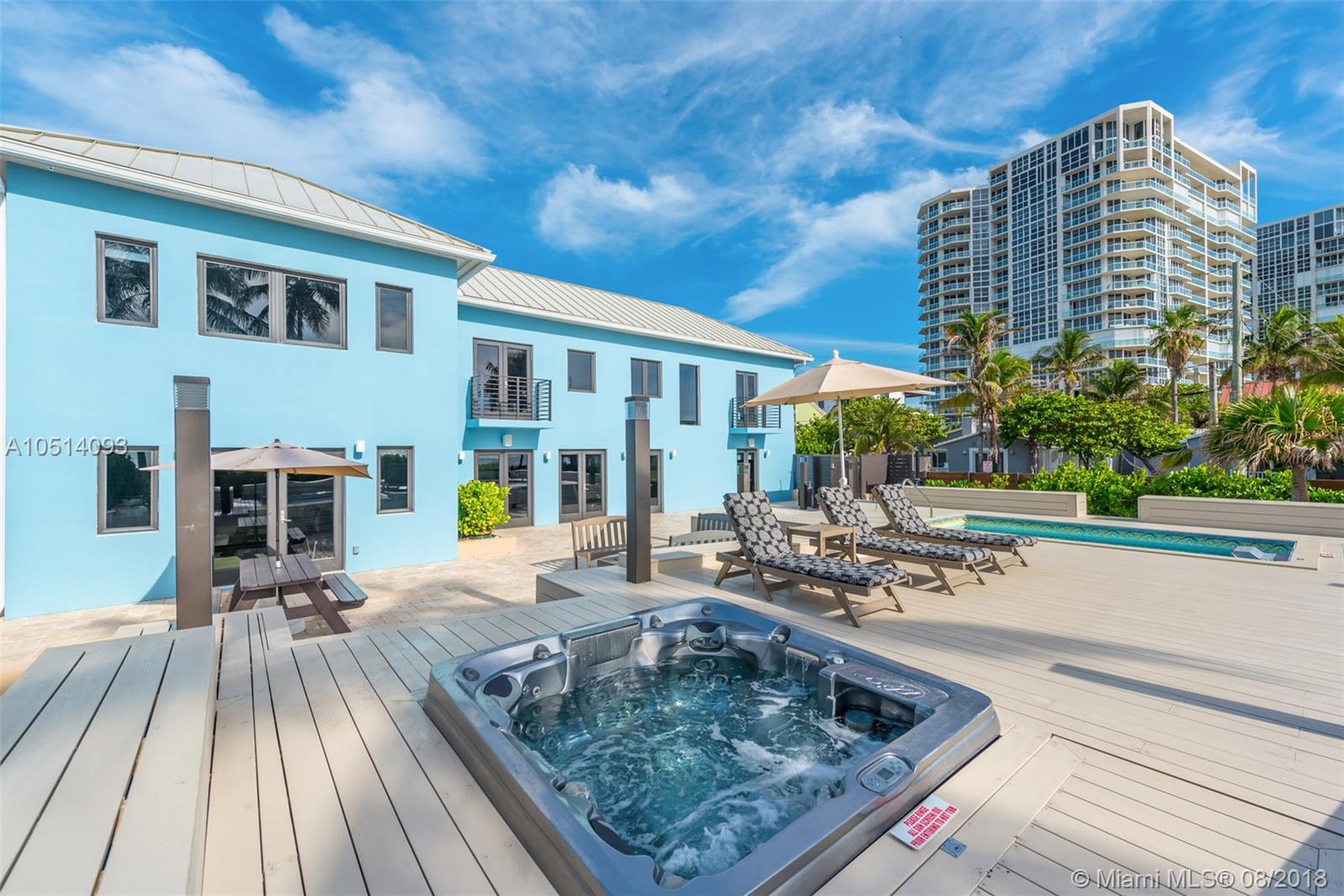 HOLLYWOOD CENTRAL REACH - Residential