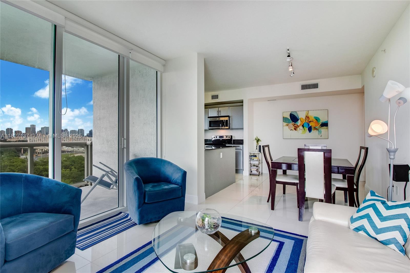 TERRAZAS RIVERPARK VILLAG - Residential Lease