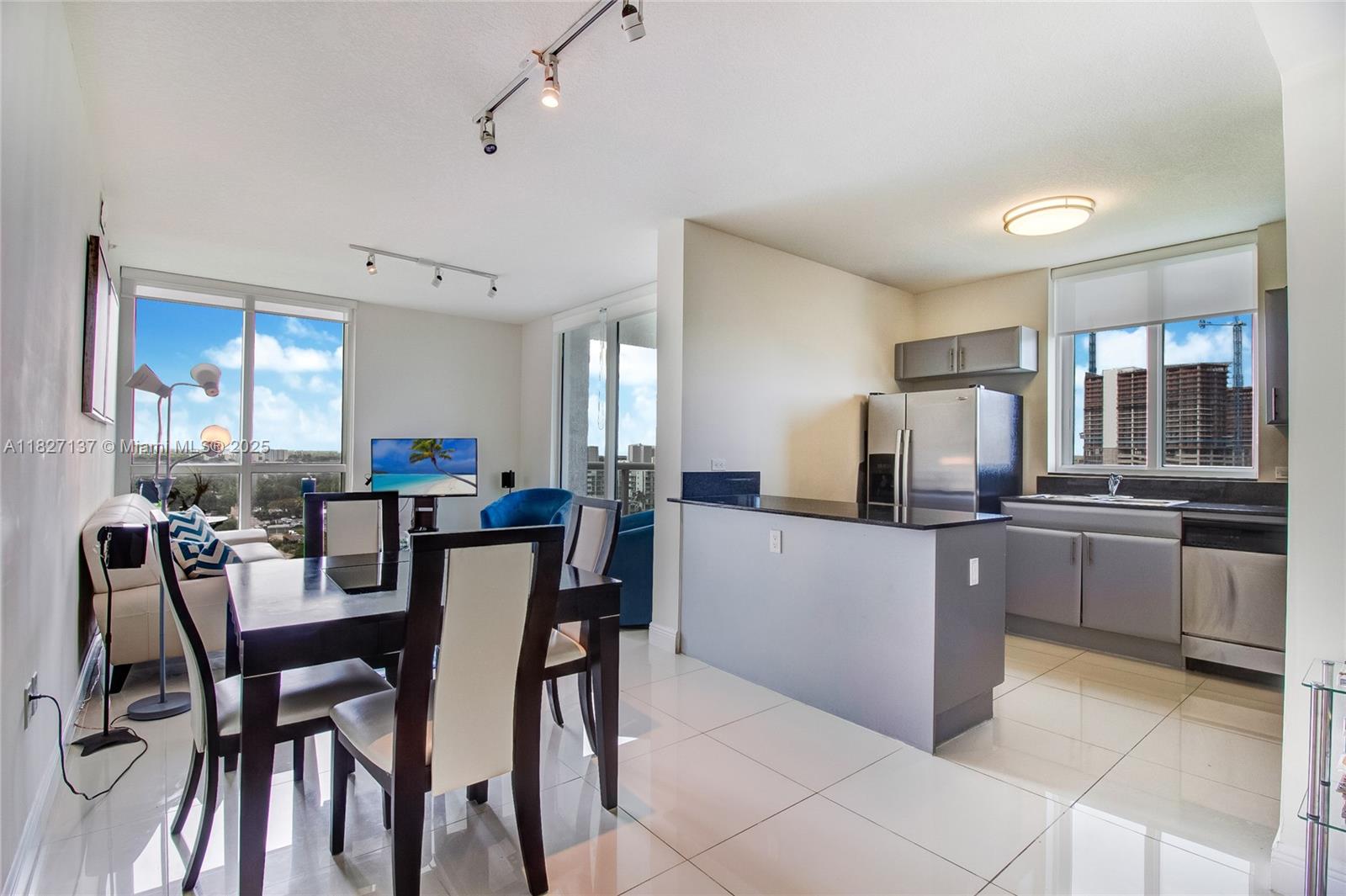 TERRAZAS RIVERPARK VILLAG - Residential Lease