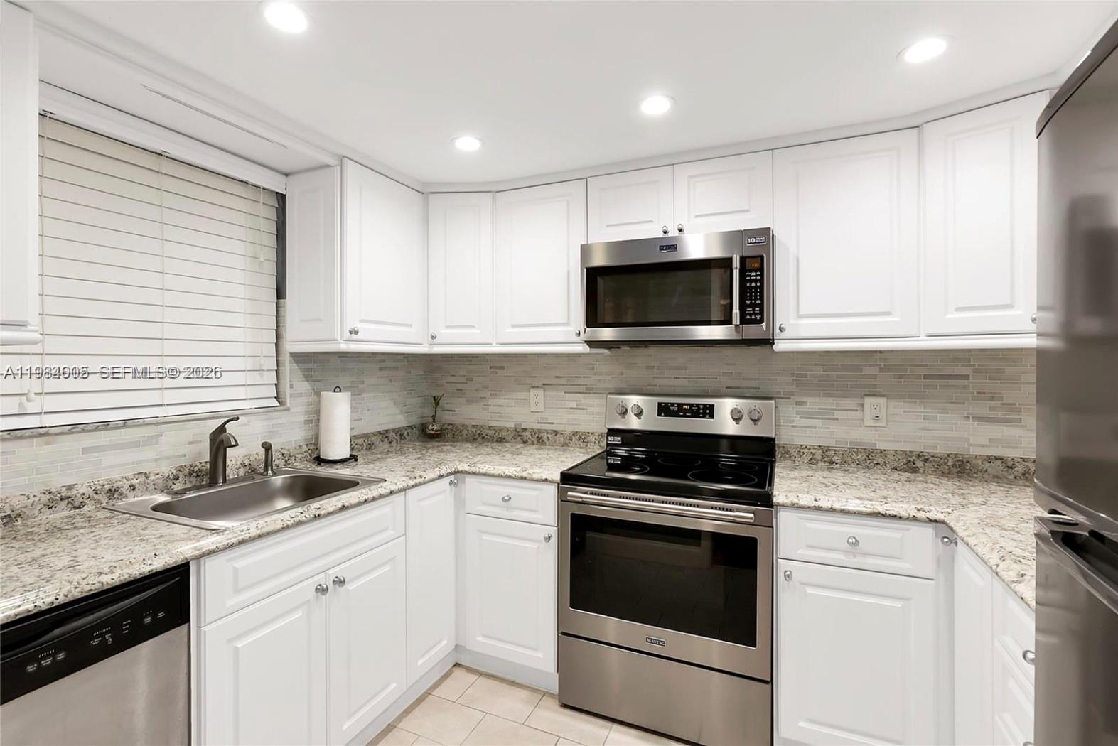 LIVE OAK CONDO FIVE - Residential