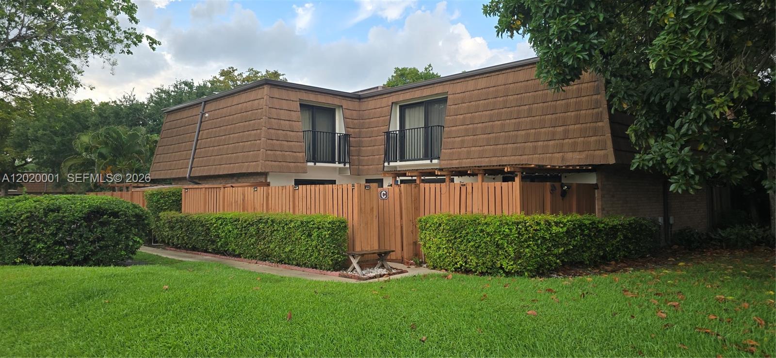 PINE ISLAND RIDGE SEC 8 - Residential