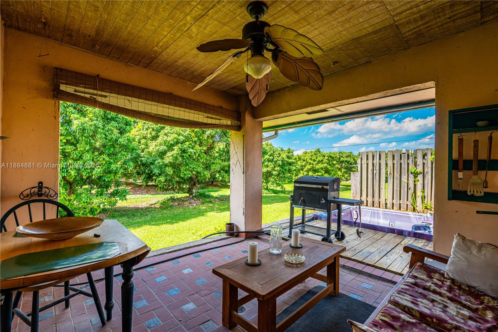 10 acre home/lychee grove - Residential