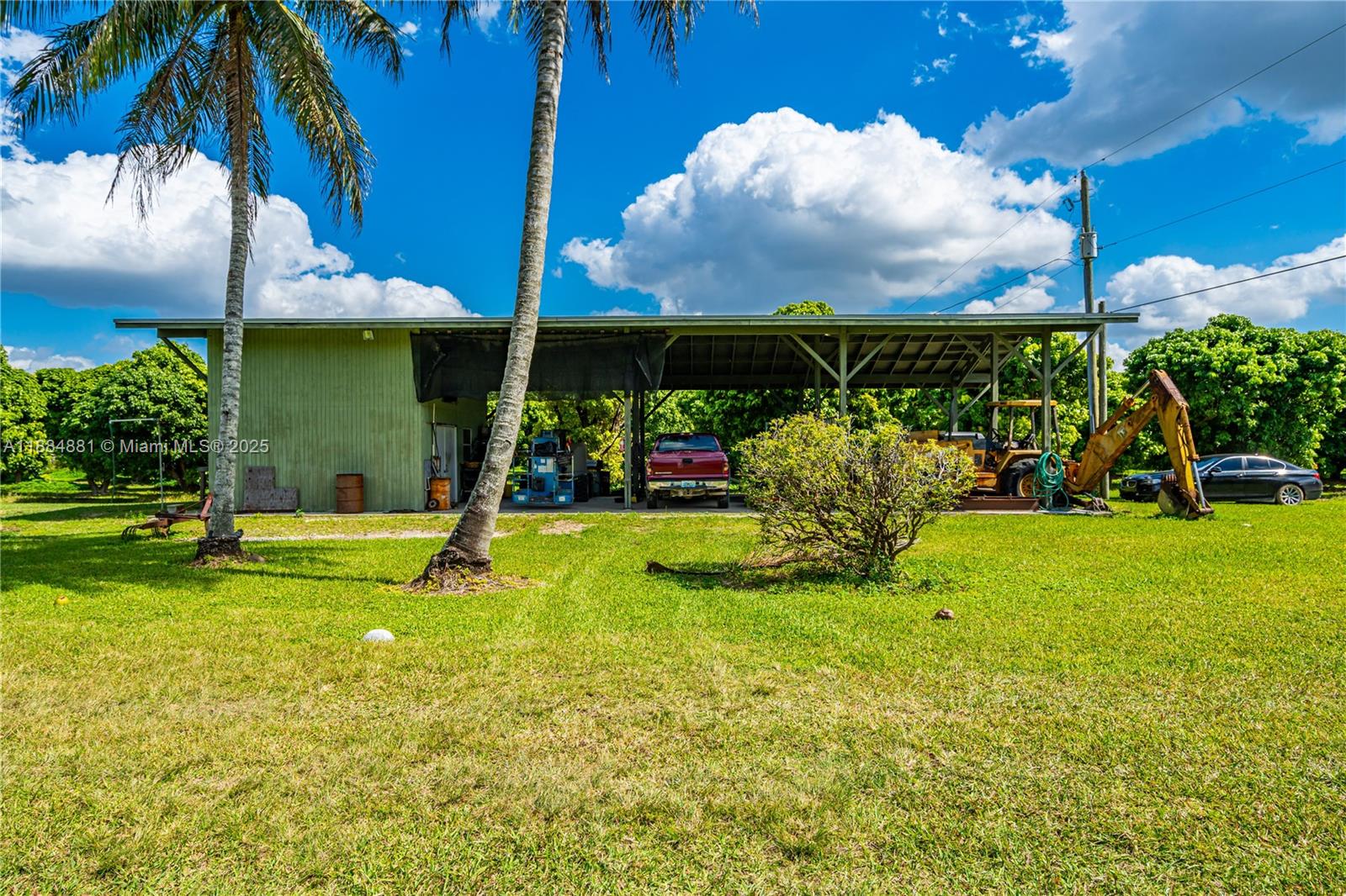 10 acre home/lychee grove - Residential