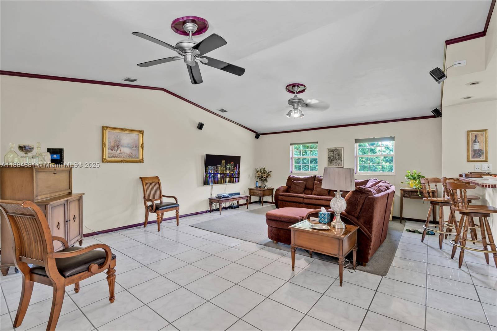 10 acre home/lychee grove - Residential