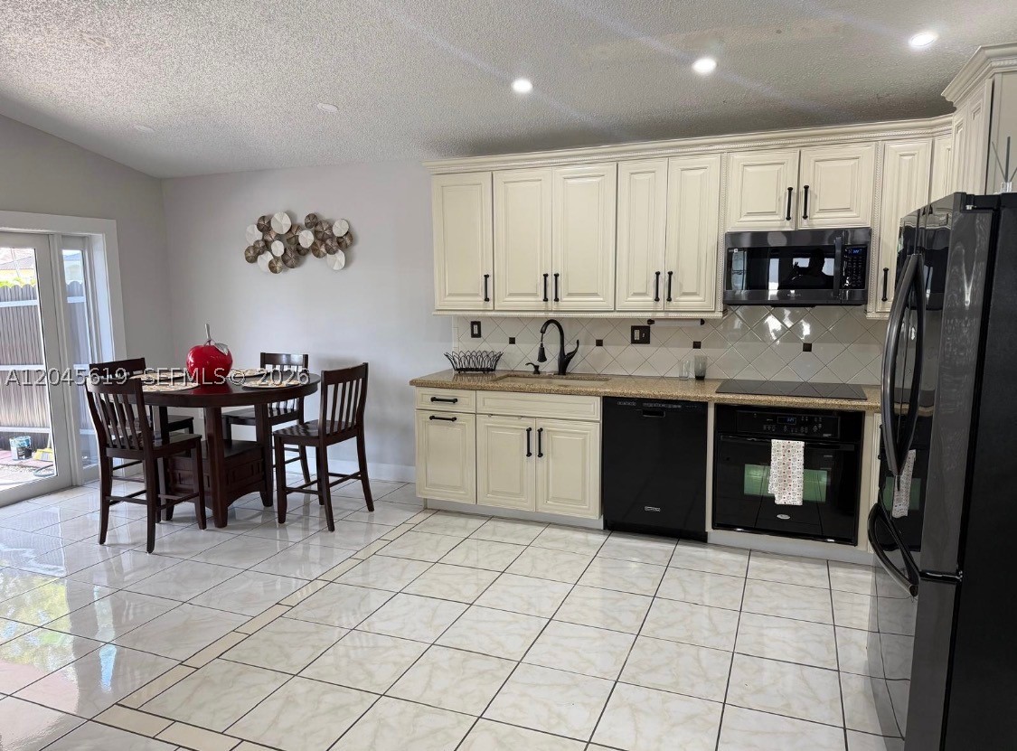 ARISTOTLE SUB PHASE IV - Residential